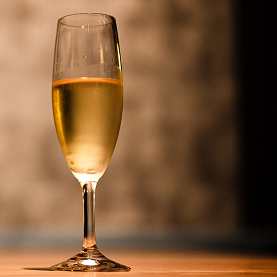 ドリンク＆ダイナー錦樹の店内写真1