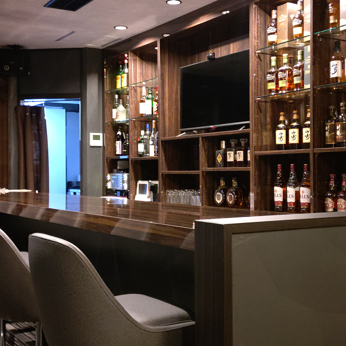 ドリンク＆ダイナー錦樹の店内写真2